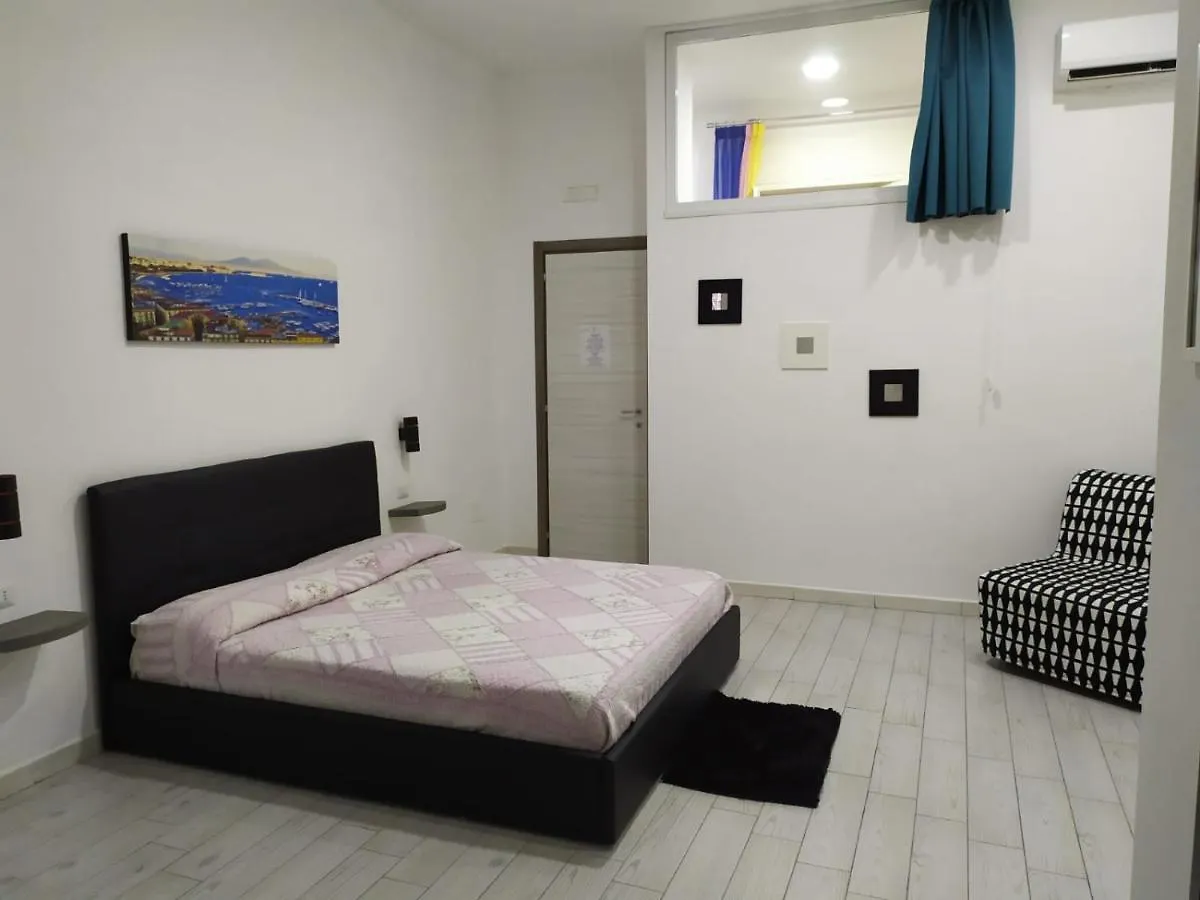 Dora'S House Otel Napoli 0*,  İtalya