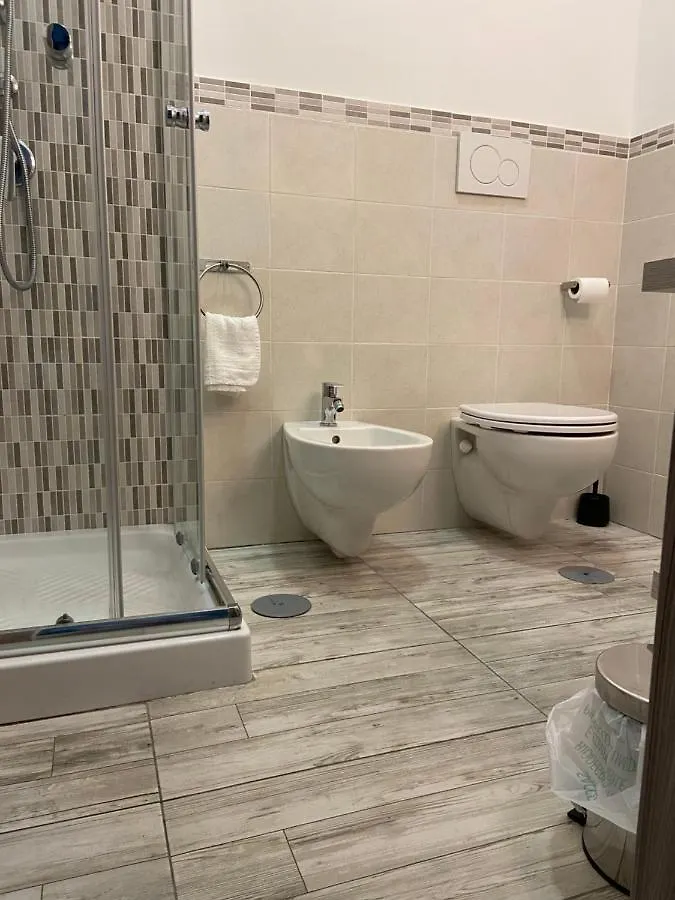 Dora'S House Otel Napoli 0*,